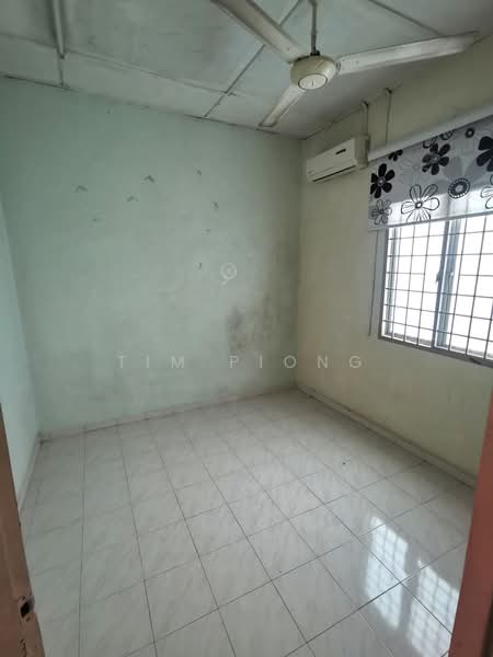 2-storey Terraced House for Sale in Taman Datuk Thamby Chik Karim (Batu Berendam) - Tim Piong - Interior - PropertyGuru.com.my
