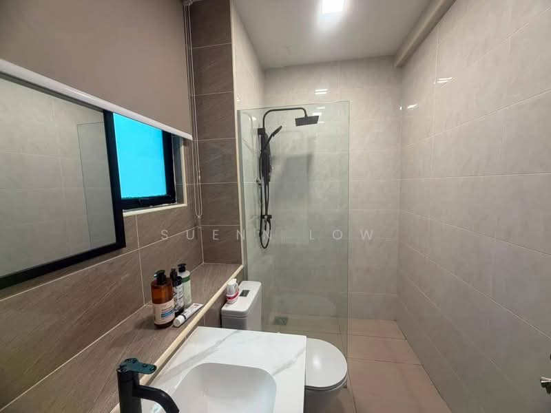 Kediaman Servis untuk Disewa di The Sky Executive Suites - Suenn Low - Bathroom - PropertyGuru.com.my