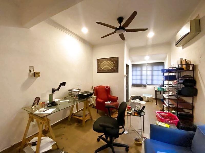 2-storey Terraced House for Sale in SS19 (Subang Jaya) - Sa'a Nordin - Study - PropertyGuru.com.my