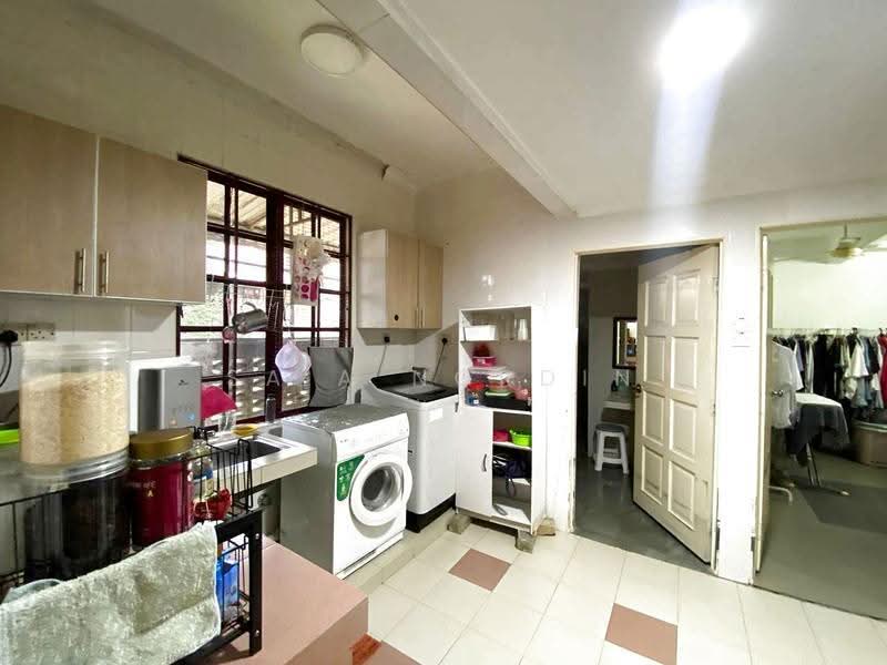2-storey Terraced House for Sale in SS19 (Subang Jaya) - Sa'a Nordin - Kitchen - PropertyGuru.com.my