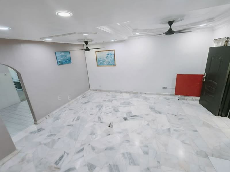 Rumah Teres 2-Tingkat untuk Dijual di Bandar Selesa Jaya (Skudai) - Ee Fong Toh - Living Room - PropertyGuru.com.my