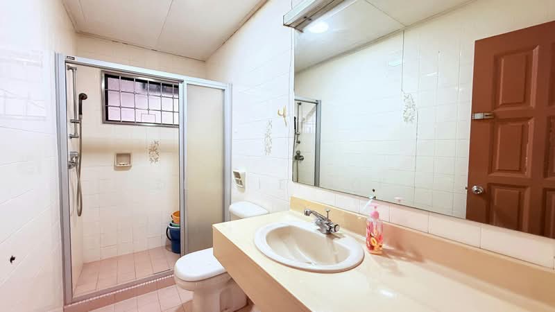 Bungalow House untuk Dijual di Taman Desa (Kuala Lumpur) - Dlynie Ooi - Bathroom - PropertyGuru.com.my