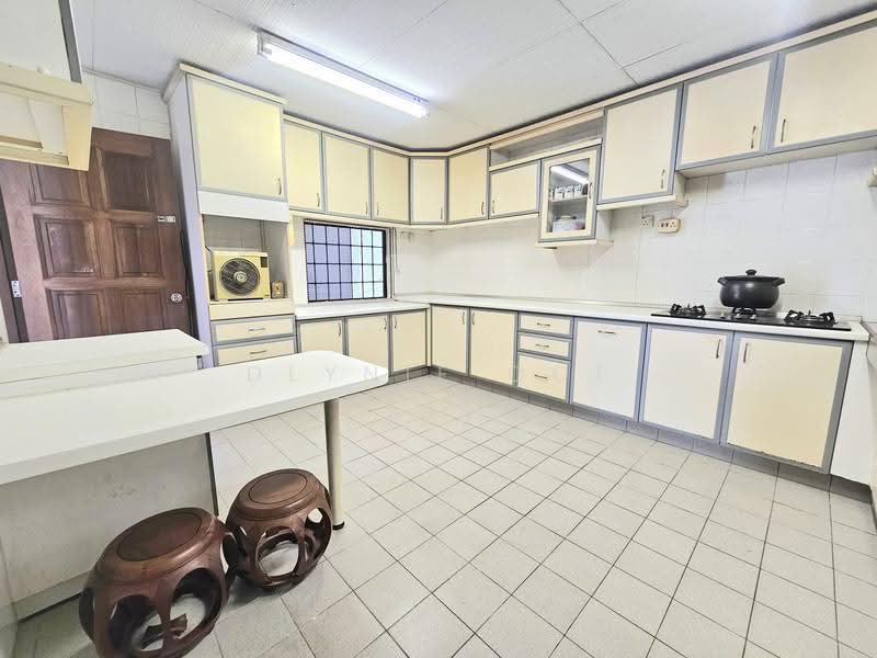 Bungalow House untuk Dijual di Taman Desa (Kuala Lumpur) - Dlynie Ooi - Kitchen - PropertyGuru.com.my
