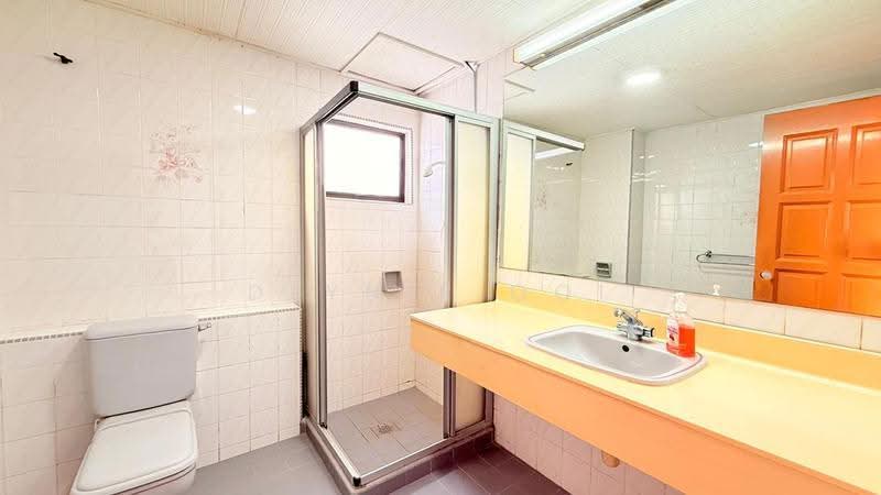 Bungalow House untuk Dijual di Taman Desa (Kuala Lumpur) - Dlynie Ooi - Bathroom - PropertyGuru.com.my