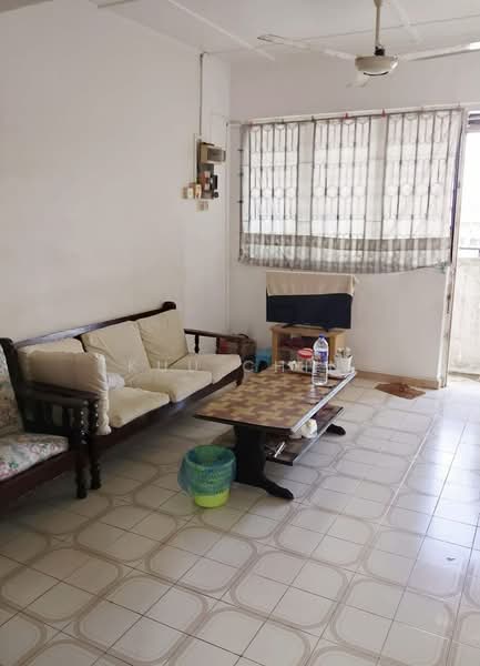 Flat for Sale at Flat Taman Ungku Tun Aminah - Kuu Chin - Living Room - PropertyGuru.com.my