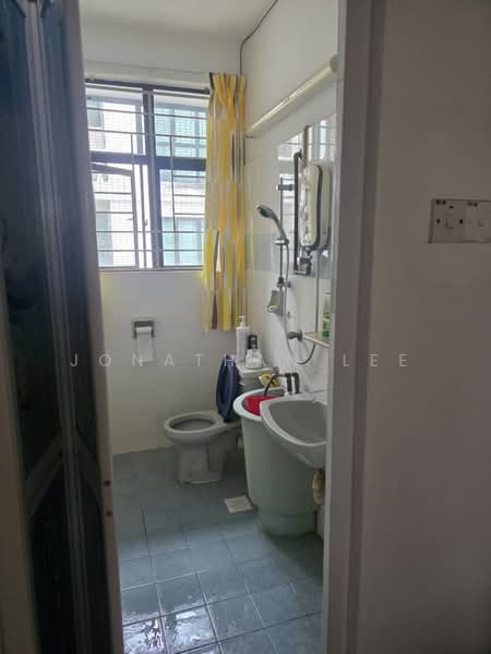 Townhouse for Sale in Kampung Sungai Nibong (Bayan Lepas) - Jonathan Lee - Bathroom - PropertyGuru.com.my