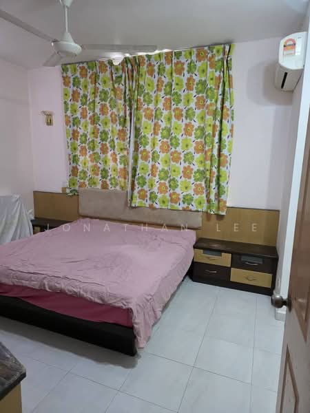 Townhouse for Sale in Kampung Sungai Nibong (Bayan Lepas) - Jonathan Lee - Bedroom - PropertyGuru.com.my