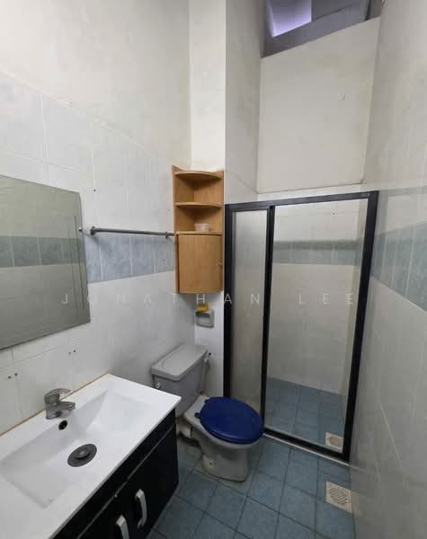 Townhouse for Sale in Kampung Sungai Nibong (Bayan Lepas) - Jonathan Lee - Bathroom - PropertyGuru.com.my