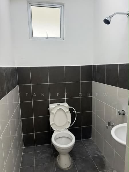 Townhouse for Rent in Kempas (Johor Bahru) - Stanley Chew - Bathroom - PropertyGuru.com.my