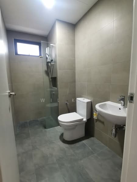 Kediaman Servis untuk Disewa di Akasa - Wil Koh - Bathroom - PropertyGuru.com.my