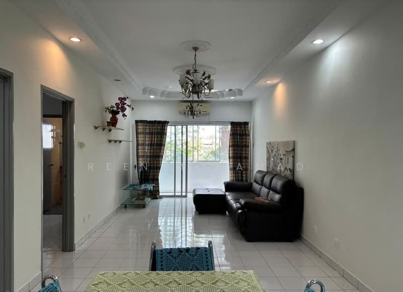 Apartment for Sale at Spanish Villa - Reen Mohamad - Living Room - PropertyGuru.com.my