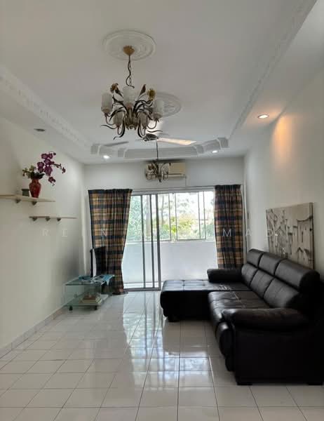 Apartment for Sale at Spanish Villa - Reen Mohamad - Living Room - PropertyGuru.com.my