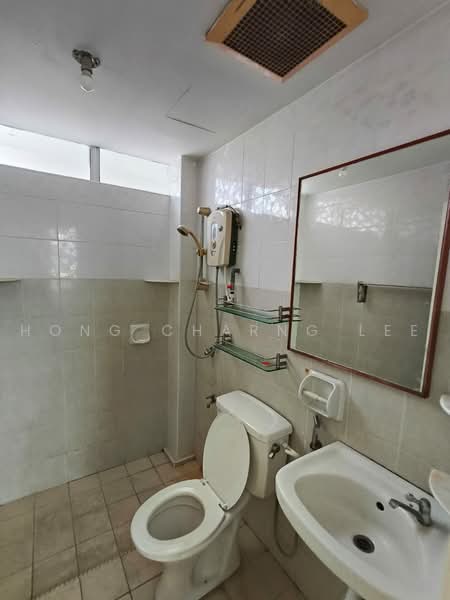 Pangsapuri untuk Disewa di Lake View Suites - Hong Charng Lee - Bathroom - PropertyGuru.com.my
