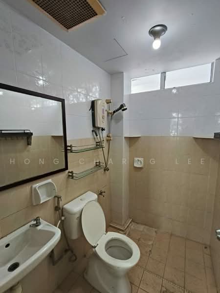 Pangsapuri untuk Disewa di Lake View Suites - Hong Charng Lee - Bathroom - PropertyGuru.com.my
