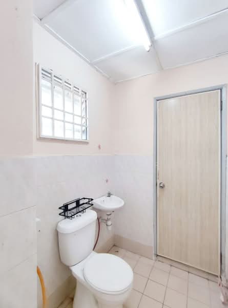 2-storey Terraced House for Sale in Bandar Baru Bangi (Selangor) - Zairul Asrah Zulkefli - Bathroom - PropertyGuru.com.my