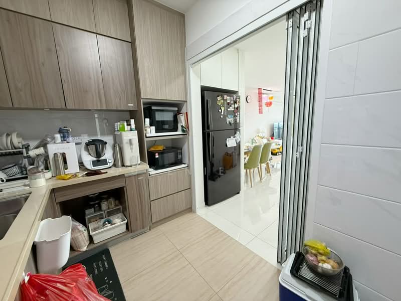 Service Residence for Sale at Country Garden Central Park - Queenie Ng - PropertyGuru.com.my