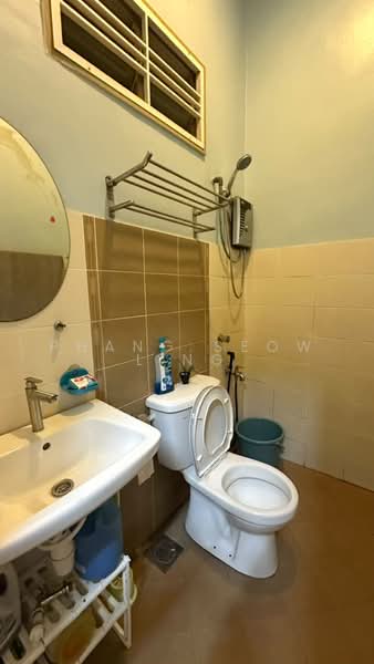Rumah Teres 1-Tingkat untuk Disewa di Taman Krubong Jaya (Krubong) - Phang Seow Ling - Bathroom - PropertyGuru.com.my