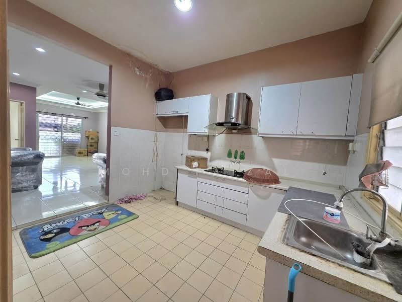 Pangsapuri untuk Dijual di Sri Ixora Apartment - Mohd Faizal - Kitchen - PropertyGuru.com.my
