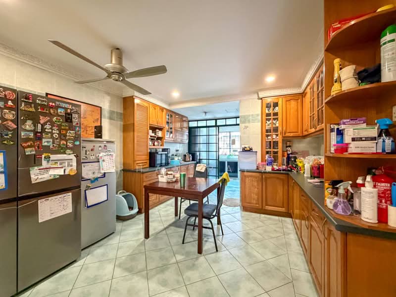 2-storey Terraced House for Sale in Seksyen U8 (Shah Alam) - Farhan Rafael - Kitchen - PropertyGuru.com.my