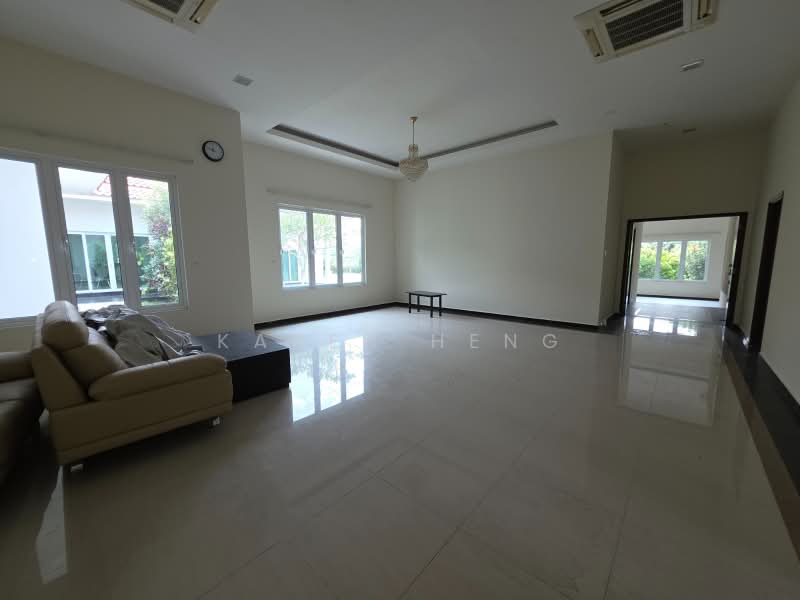 Bungalow House for Sale in Leisure Farm (Gelang Patah) - Karen Heng - Living Room - PropertyGuru.com.my