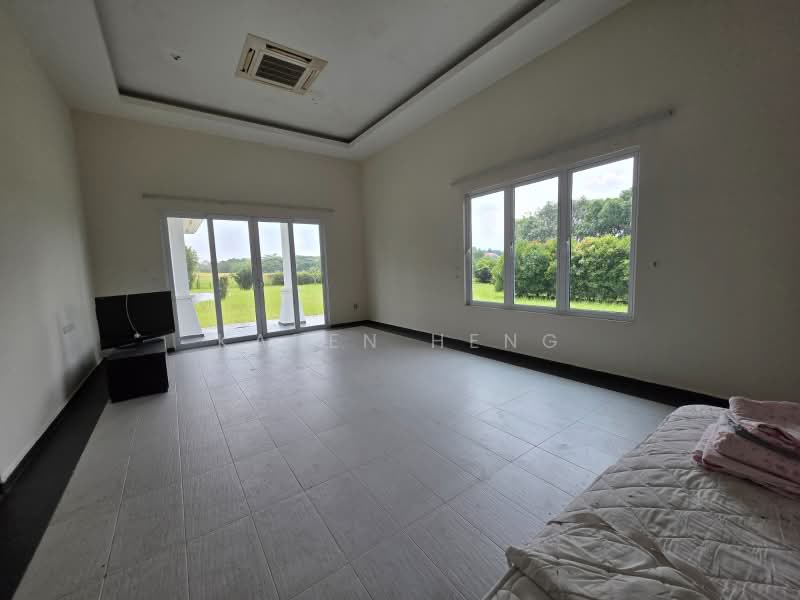 Bungalow House for Sale in Leisure Farm (Gelang Patah) - Karen Heng - Living Room - PropertyGuru.com.my
