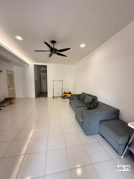 2-storey Terraced House for Sale in Alam Nusantara (Setia Alam) - Yongsen Lim - Living Room - PropertyGuru.com.my