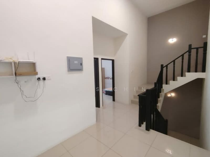 Rumah Teres 2-Tingkat untuk Dijual di Taman Lapangan Hartamas (Ipoh) - Chris Chin - Corridor - PropertyGuru.com.my