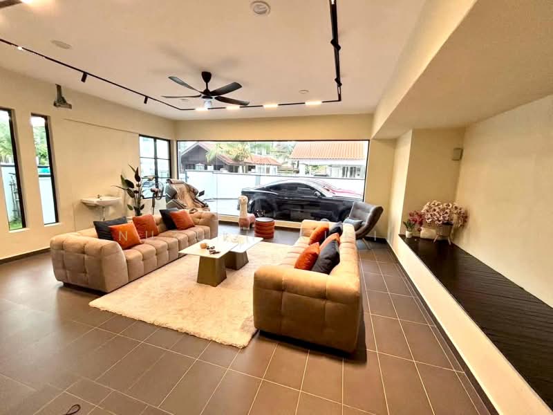 Bungalow House for Sale in Country Heights (Kajang) - NUZULHAKIMI . - Living Room - PropertyGuru.com.my