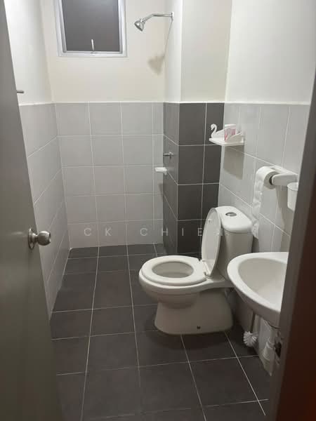 Apartment for Rent at Bandar Puncak Alam - CK Chien - Bathroom - PropertyGuru.com.my