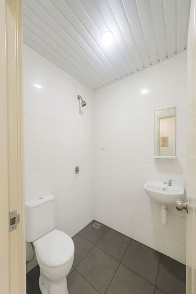 Kediaman Servis untuk Dijual di Vista Alam Serviced Apartment - Izzaza Izzati - Bathroom - PropertyGuru.com.my