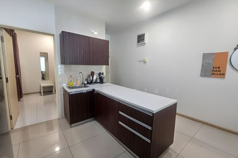 Kediaman Servis untuk Dijual di Vista Alam Serviced Apartment - Izzaza Izzati - Kitchen - PropertyGuru.com.my