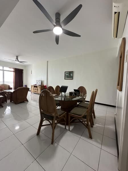 Kondominium untuk Dijual di Ocean Palms Condominium - NS Han - Living Room - PropertyGuru.com.my