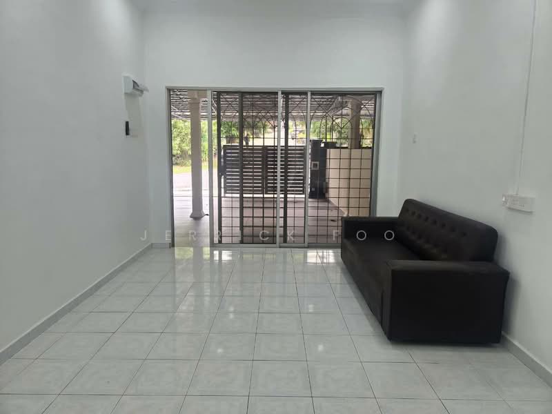 Rumah Teres 1-Tingkat untuk Dijual di Kluang (Johor) - Jerrick Foo - Living Room - PropertyGuru.com.my