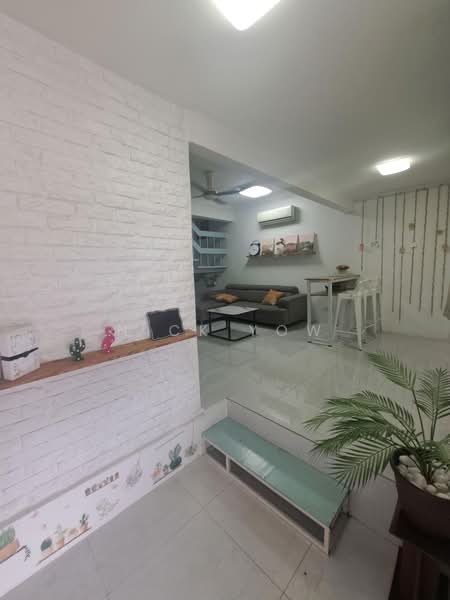 Rumah Flat untuk Dijual di Taman Sri Gombak - Nick Yow - Living Room - PropertyGuru.com.my