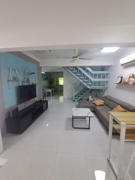 Rumah Flat untuk Dijual di Taman Sri Gombak - Nick Yow - Living Room - PropertyGuru.com.my
