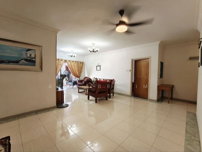 Condominium for Sale at Lanai Gurney - Azli Ibrahim - Living Room - PropertyGuru.com.my
