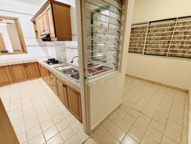 Condominium for Sale at Lanai Gurney - Azli Ibrahim - Kitchen - PropertyGuru.com.my