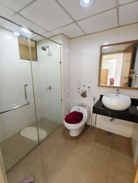 Condominium for Sale at Lanai Gurney - Azli Ibrahim - Bathroom - PropertyGuru.com.my