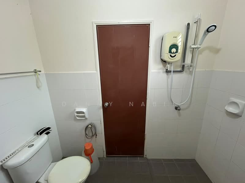 2-storey Terraced House for Rent in Kajang (Selangor) - Danny Nabil - Bathroom - PropertyGuru.com.my
