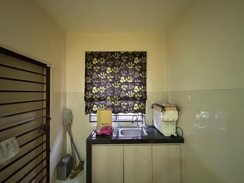 2-storey Terraced House for Rent in Kajang (Selangor) - Danny Nabil - Kitchen - PropertyGuru.com.my