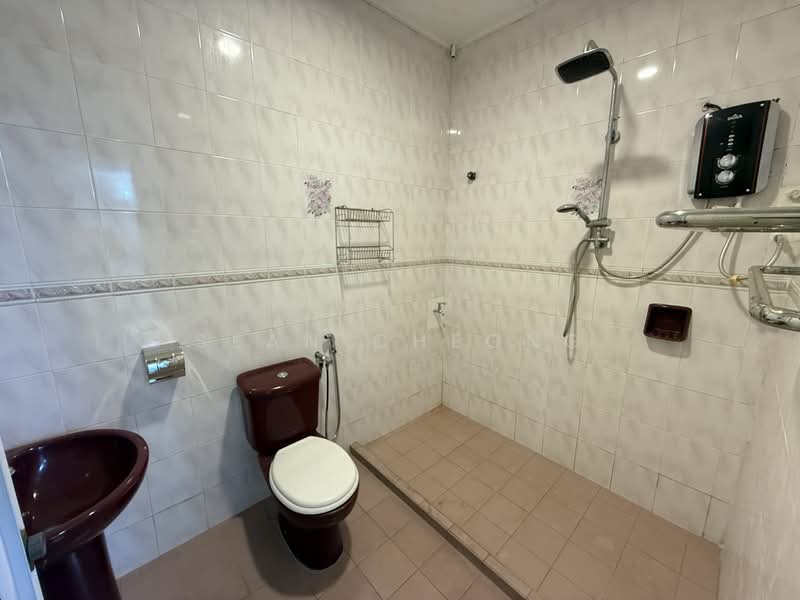 Rumah Teres untuk Disewa di Kampung Pandan (Cheras) - Sean Cheong - Bathroom - PropertyGuru.com.my