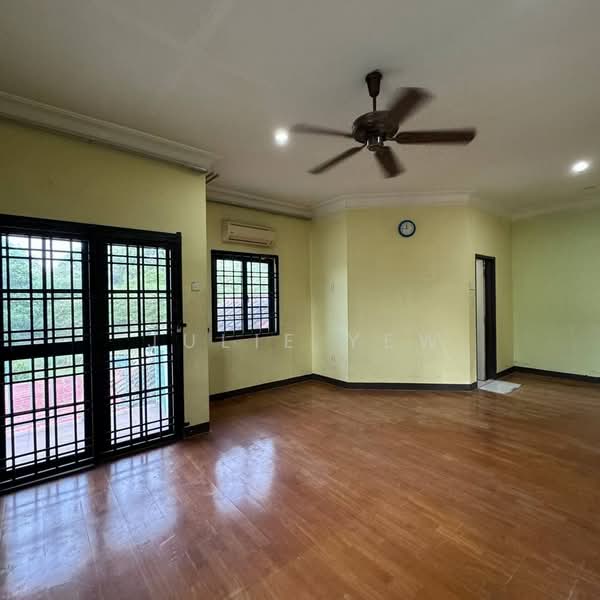 Rumah Teres 2-Tingkat untuk Dijual di Taman Mutiara Rini (Skudai) - Julie Yew - Living Room - PropertyGuru.com.my