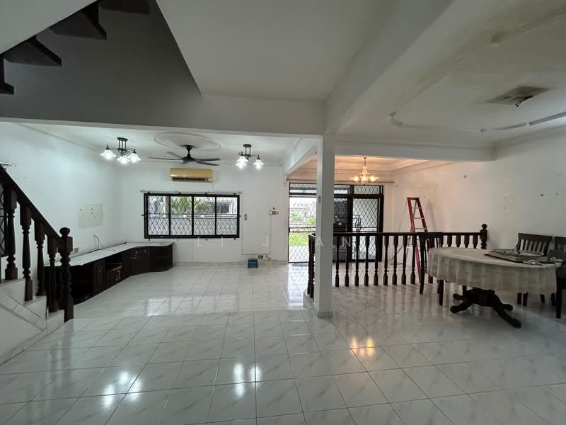 2-storey Terraced House for Sale in Taman Pelangi (Johor Bahru) - Li Juan - Living Room - PropertyGuru.com.my