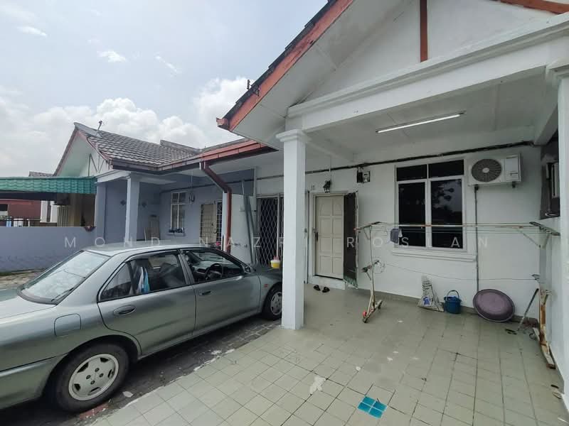 Rumah Teres 1-Tingkat untuk Dijual di Bukit Sentosa (Rawang) - Mohd Nazri Roslan - Exterior - PropertyGuru.com.my