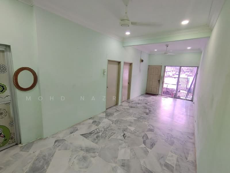 Rumah Teres 1-Tingkat untuk Dijual di Bukit Sentosa (Rawang) - Mohd Nazri Roslan - Living Room - PropertyGuru.com.my