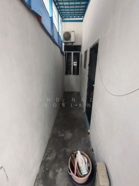 Rumah Teres 1-Tingkat untuk Dijual di Bukit Sentosa (Rawang) - Mohd Nazri Roslan - Corridor - PropertyGuru.com.my
