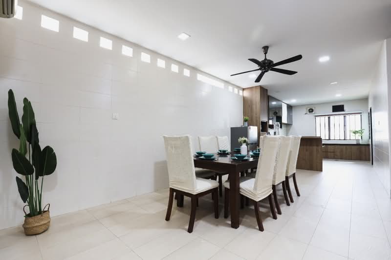 Bungalow House for Rent in Kampung Cheras Baru (Ampang) - Mein Chen - Dining Room - PropertyGuru.com.my