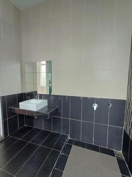 3-storey Terraced House for Rent in Taman Dolomite Templer (Rawang) - Nicole Saw - Bathroom - PropertyGuru.com.my