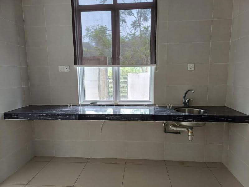 3-storey Terraced House for Rent in Taman Dolomite Templer (Rawang) - Nicole Saw - Kitchen - PropertyGuru.com.my
