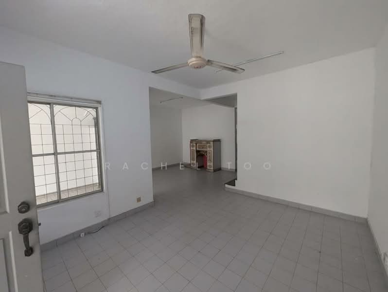 Rumah Teres 2-Tingkat untuk Dijual di Usj 2 (Subang Jaya) - Rachel Too - Living Room - PropertyGuru.com.my